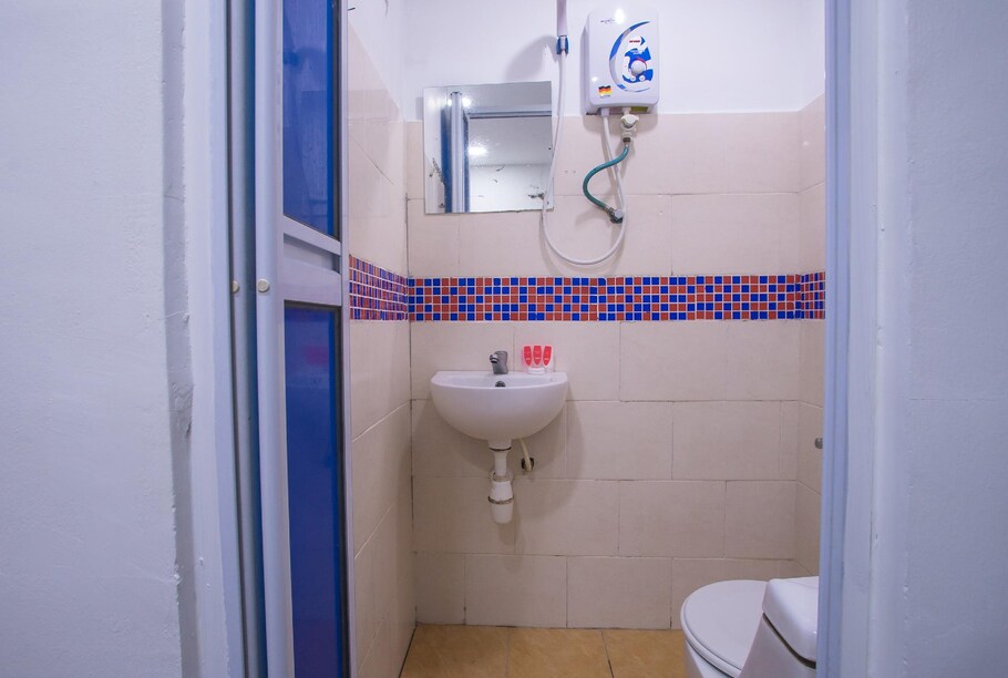 Oyo 89450 Hotel Taj Inn Seksyen 13 Shah Alam Price Address Reviews