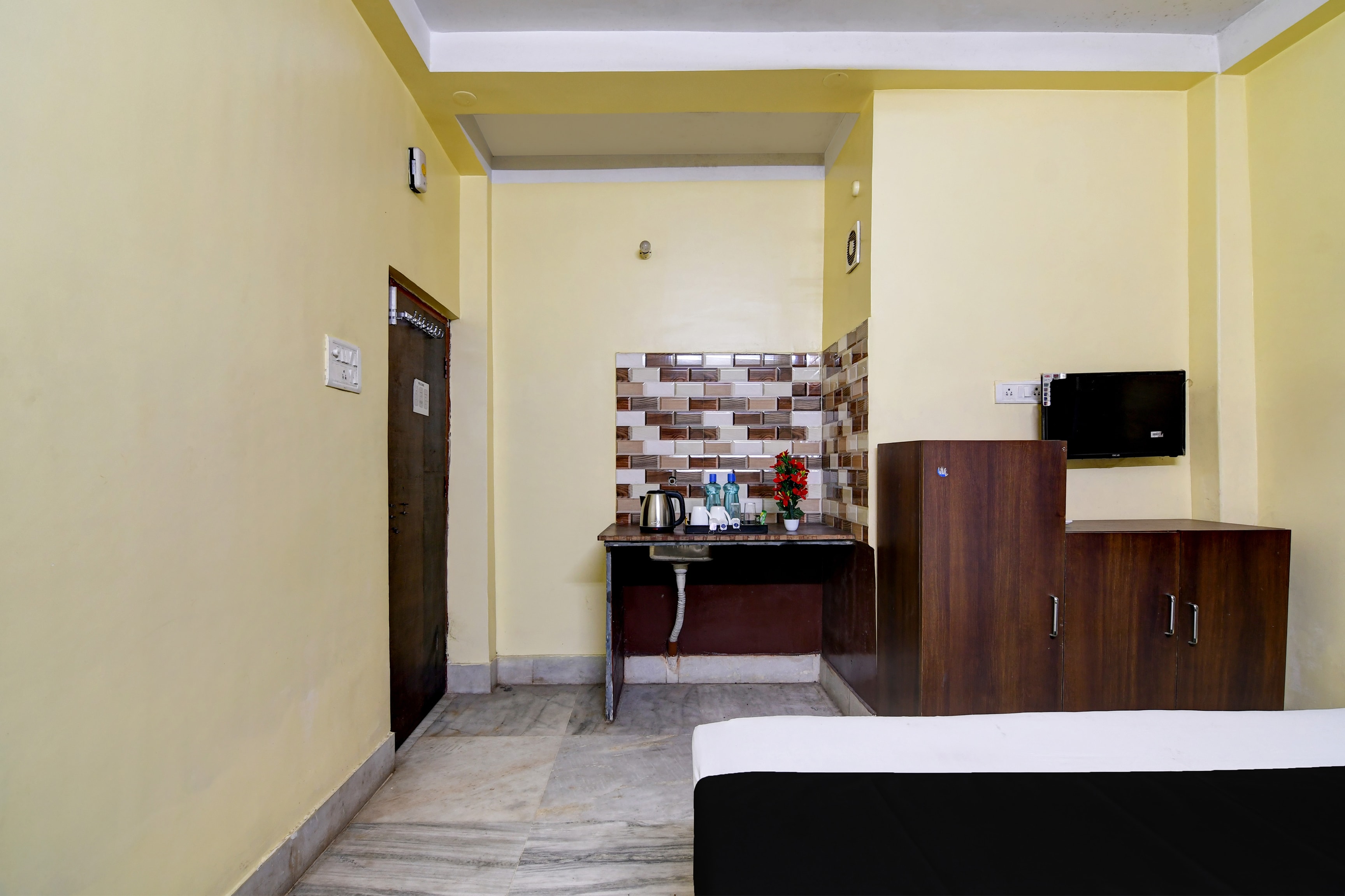 Hotel O Sonali Guest House - Tap to explore photos