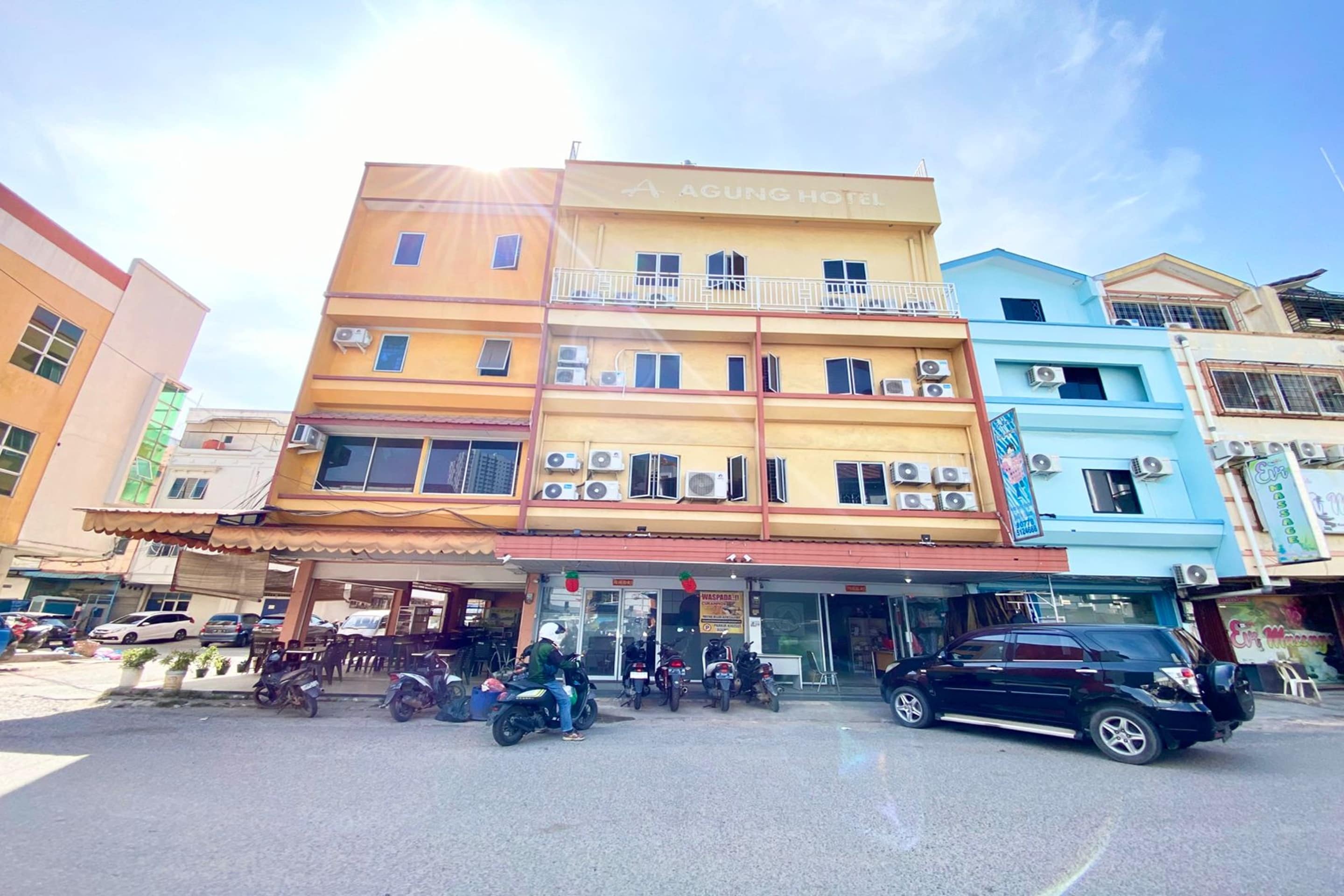 Hotel O Jodoh Near Grand Batam Mall Formerly Agung Hotel - Tap to explore photos