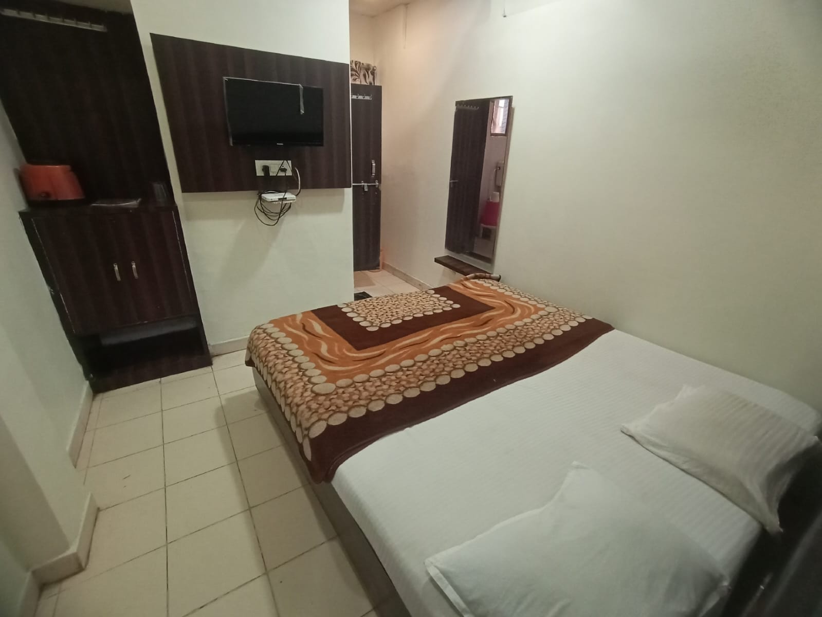 Paradise Homestay - Tap to explore photos
