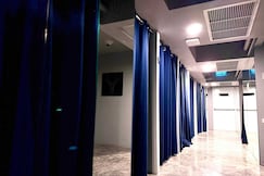 Dancenter The Spades Hostel, Bangkok