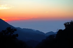 Gharonda Cottages By AAYAMs |Entire 2 BHK Villa, Chail