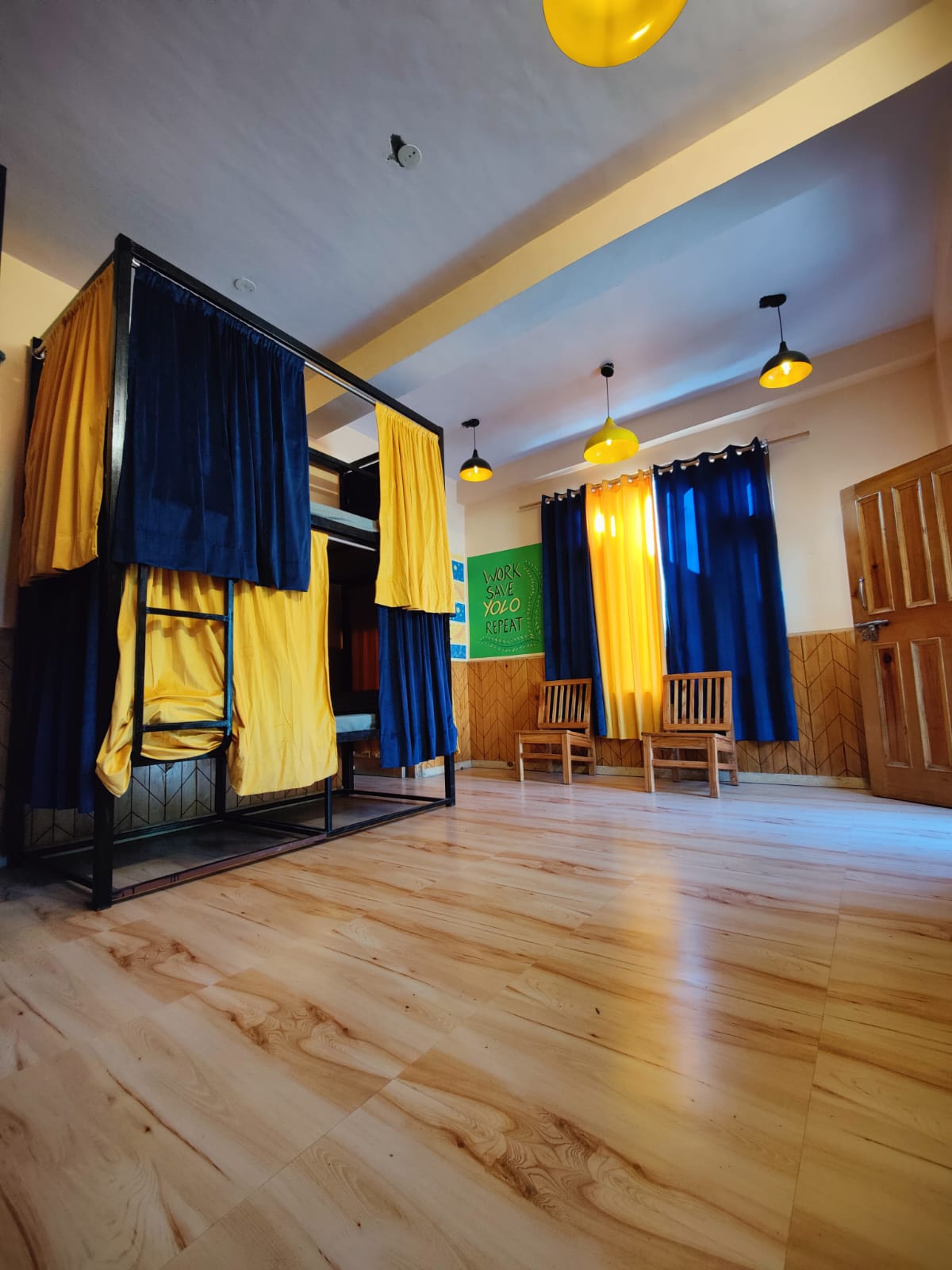 YOLO Hostel and Stay Jibhi - Tap to explore photos