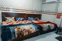 Gayatri Palace Near Prem Mandir Vrindavan, Vrindavan