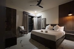 Smol Door, Rishikesh