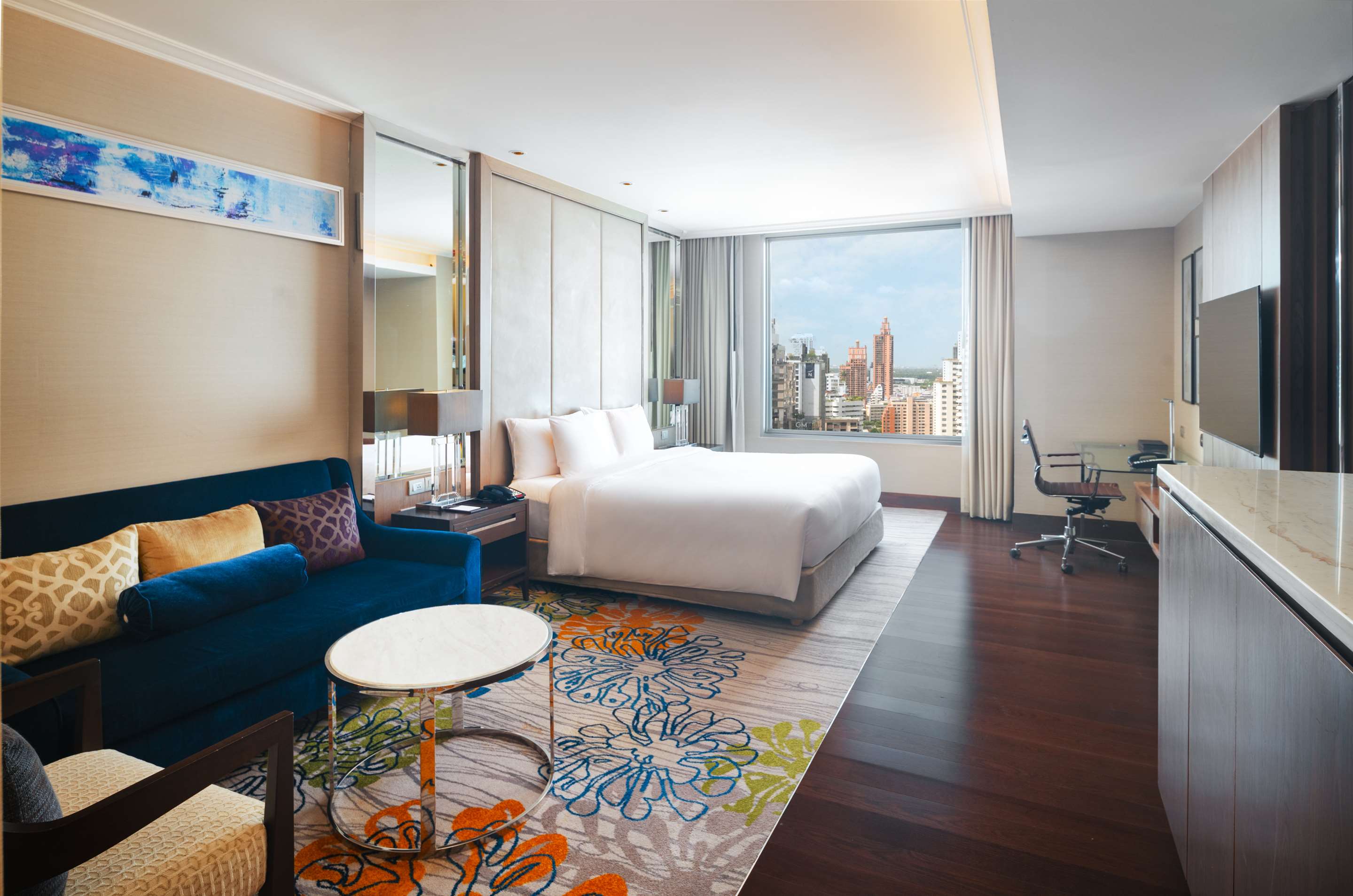Radisson Blu Plaza Bangkok - Tap to explore photos