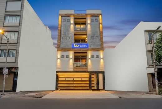 FabHotel Kishori Inn