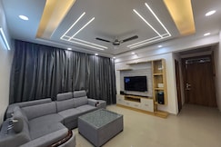 Peaceful Home Stay Perfect for Couples & Solo, Greater Noida