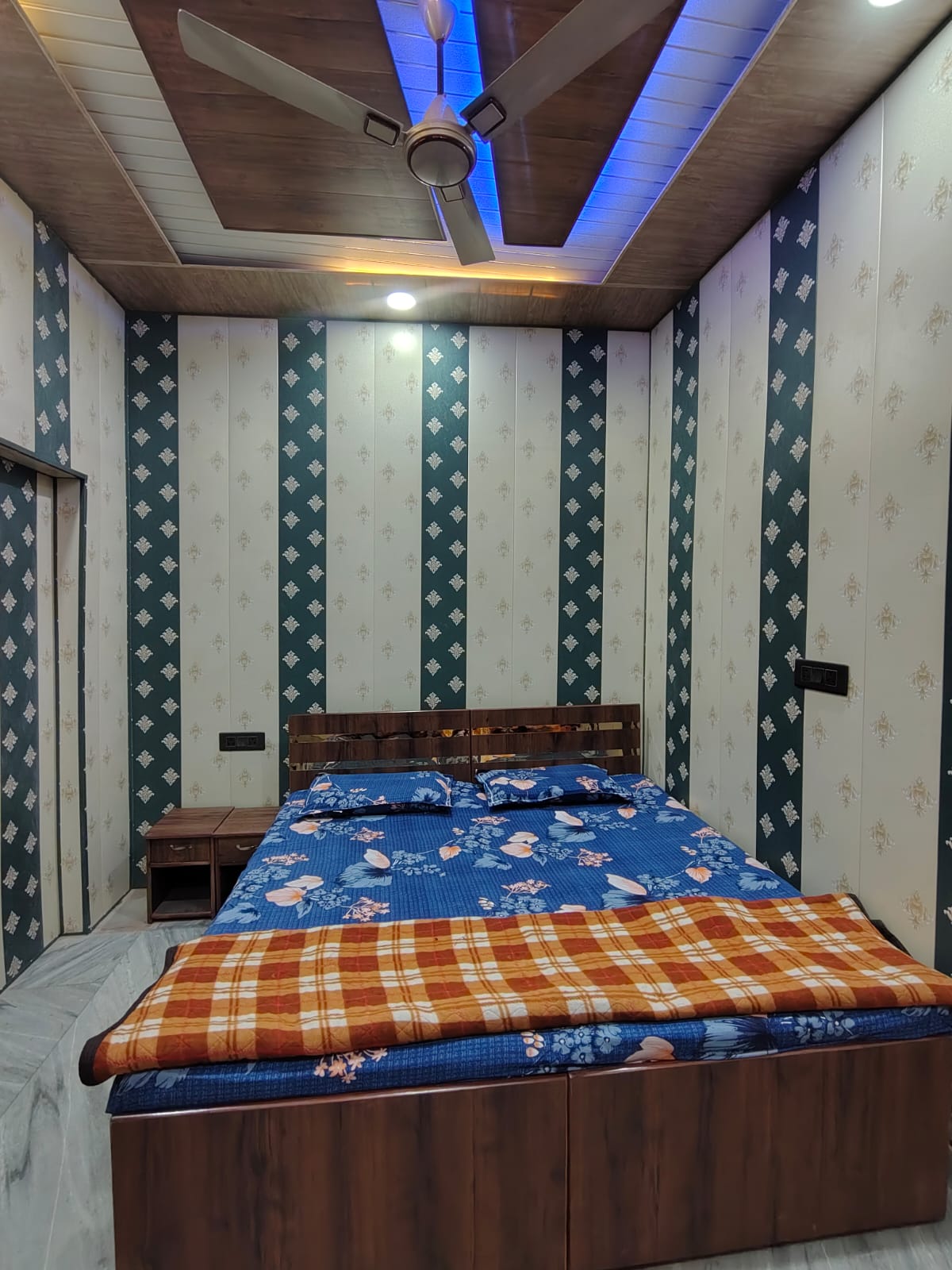 Raghunandan Guest House Ayodhya - Tap to explore photos