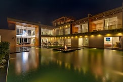 SaffronStays Grand Odyssy, Karjat