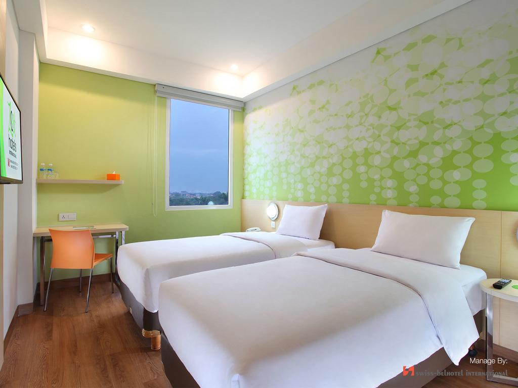 Zest Hotel Airport Jakarta - Tap to explore photos