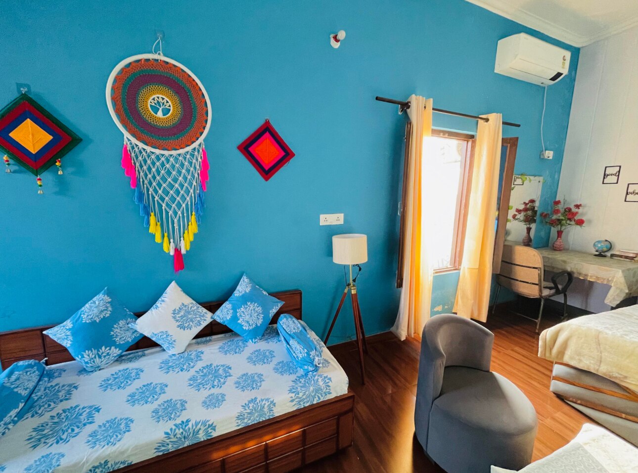 Cozy Corner by Tulsi Homestay - Tap to explore photos