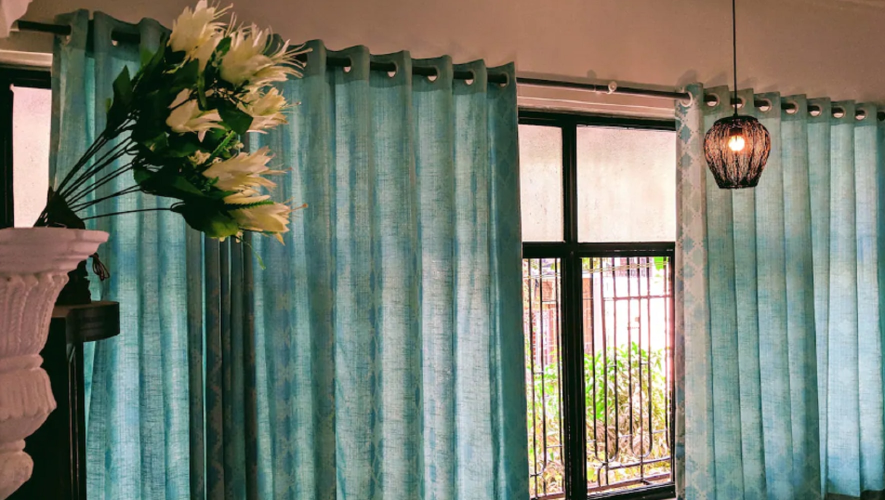 Private ensuite room close to both Mumbai airports - Tap to explore photos