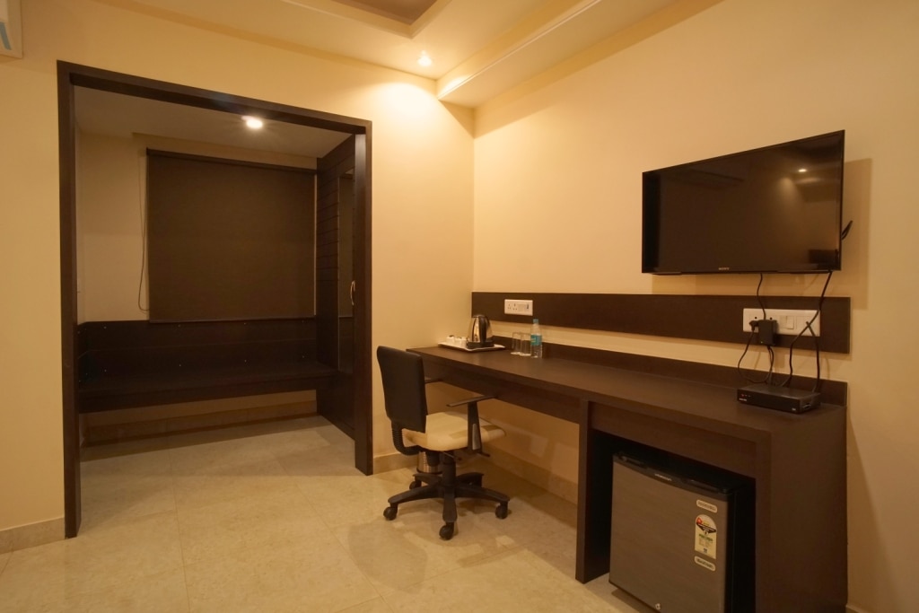 Hotel Shree Kanha Residency - Tap to explore photos