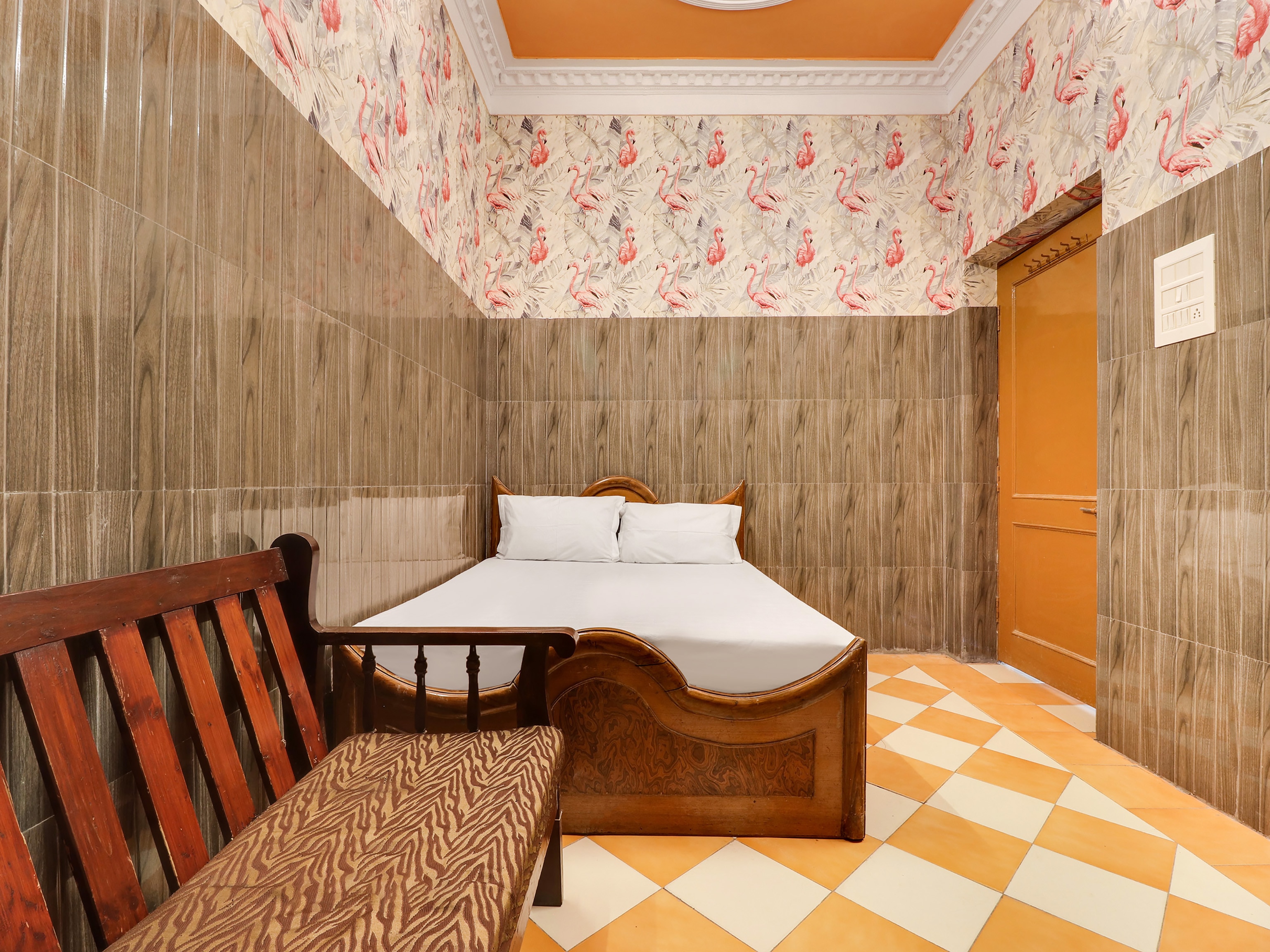 Hotel O Flagship Hotel New Lucknow - Tap to explore photos