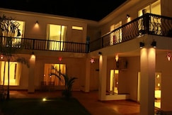 Paparazzi Resort, Goa