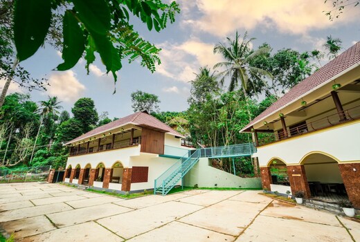 Deluxe Room in Swastha Royal Villas
