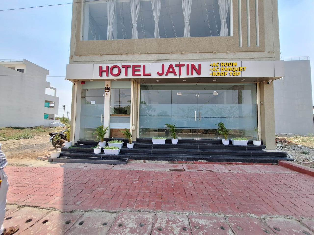 Hotel Jatin Bhopal - Tap to explore photos