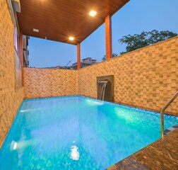 Swimming Pool 1
