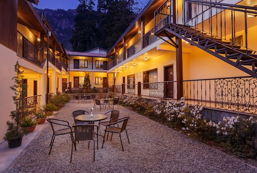 The Earl S Court By Leisure Hotels Nainital Inr 915 Off 5 6 0 0 Hotel Price Address Reviews
