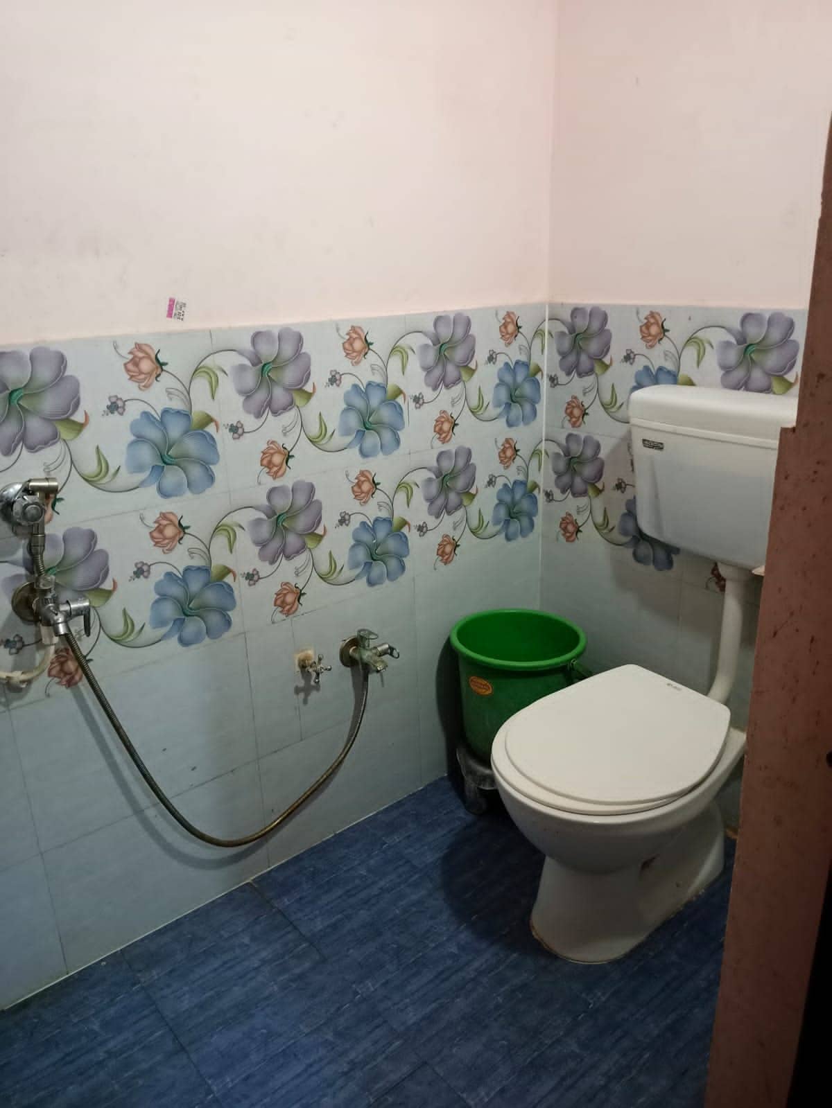 OYO 815696 Hotel Apna Palace - Tap to explore photos