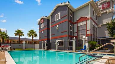 Best Western Plus Northwest Inn and Suites Houston - Tap to explore photos