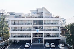 The Wall Street Beacon, Jaipur, Chomu