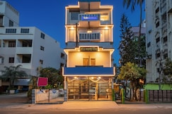 FabHotel Airport Palace - Nr. Mumbai International Airport, Mumbai