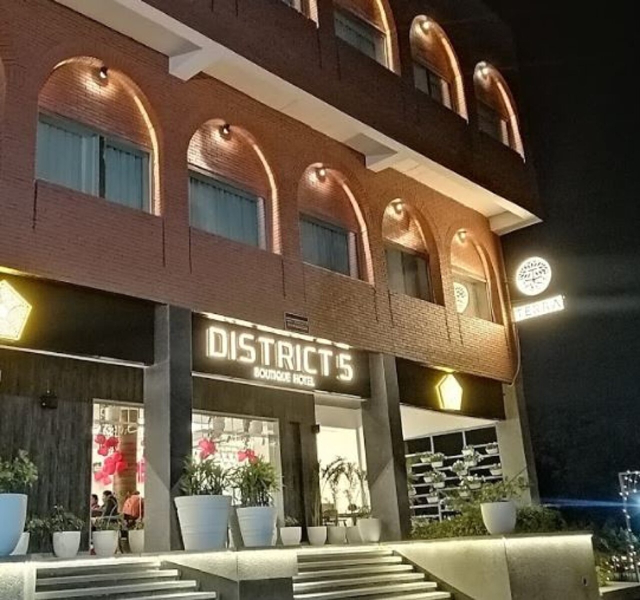 District 5 Panchkula Hotel Price, Address & Reviews