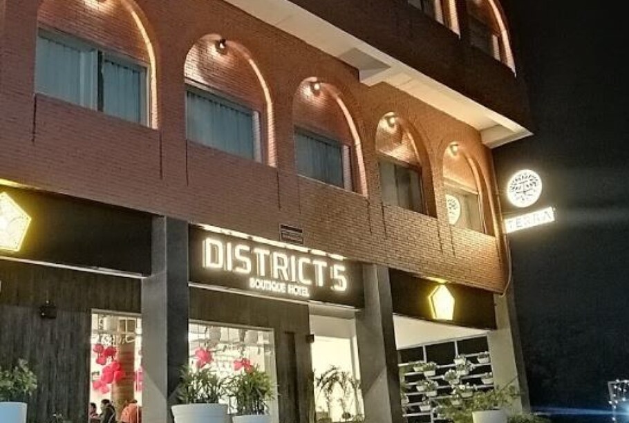 District 5 Panchkula Hotel Price, Address & Reviews