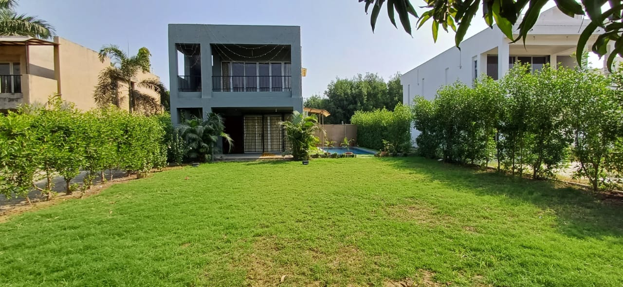 Luxury Villas 3 BHK with Pool - Tap to explore photos