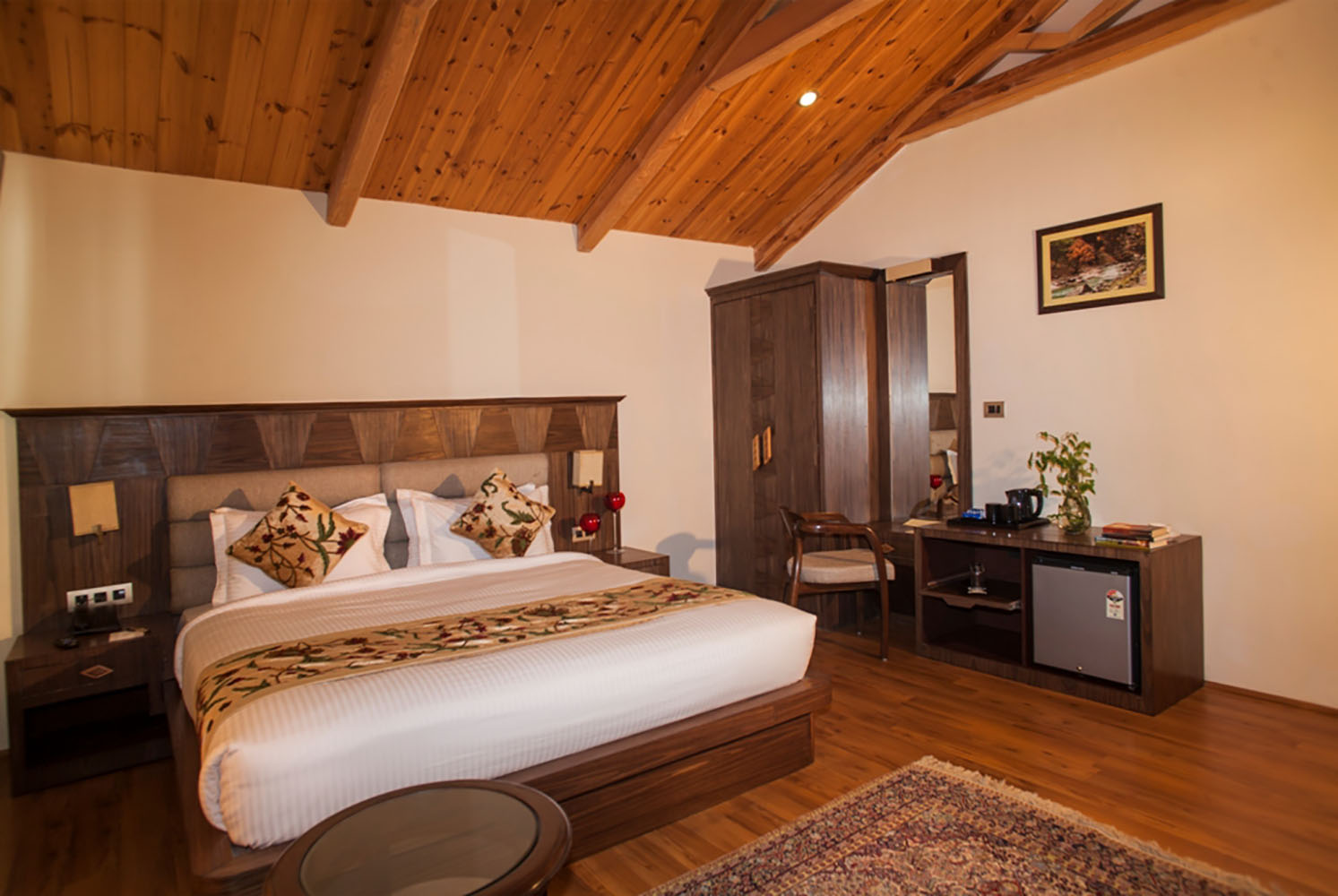 Lemon Tree Hotel Srinagar - Tap to explore photos