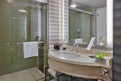 The Logan Philadelphia, Curio Collection by Hilton, Philadelphia
