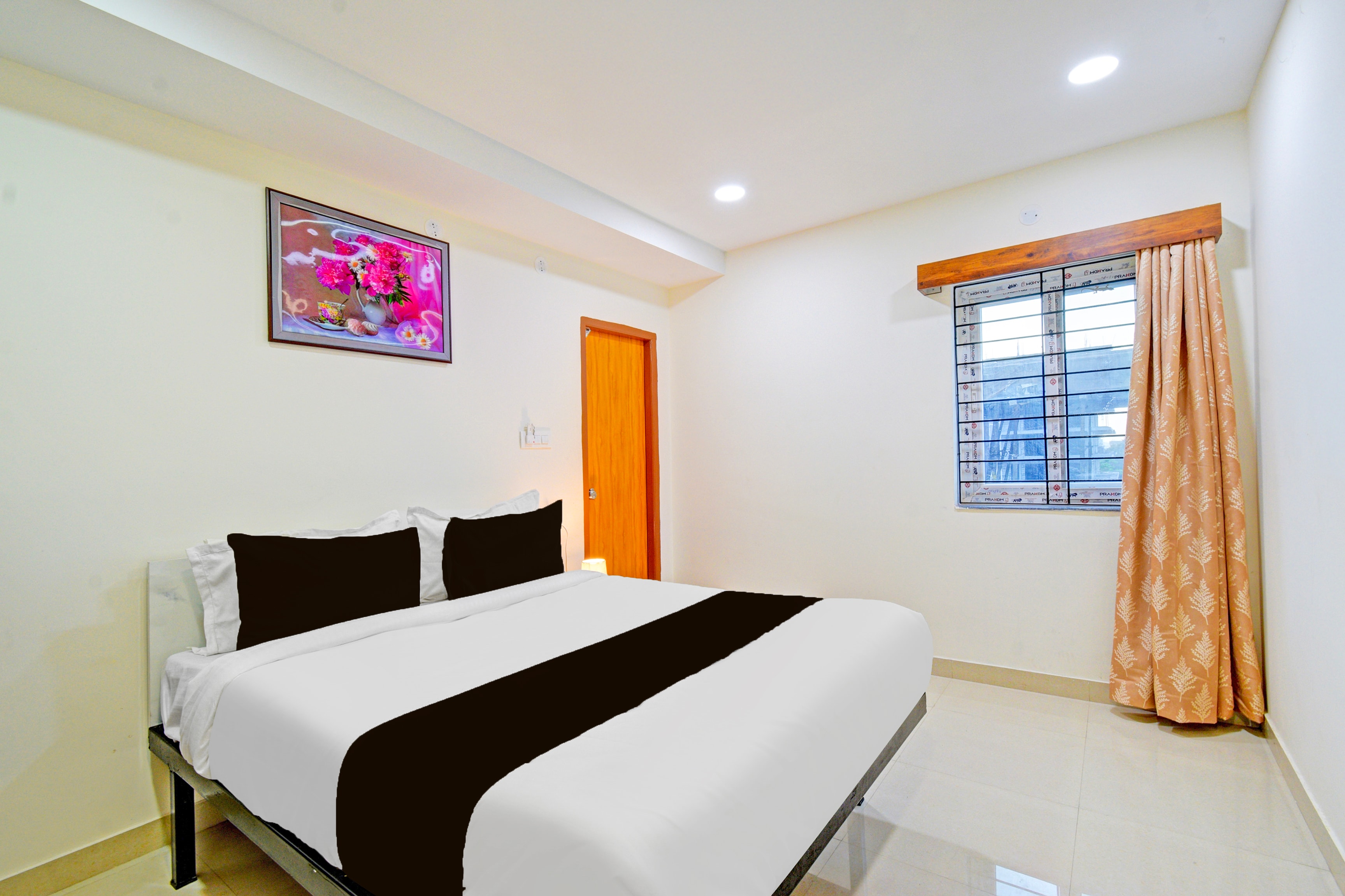 Hotel O Navya Grand Luxury Rooms - Tap to explore photos