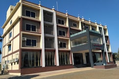 Sajjanbagh Resort , Begun