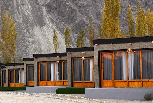 Yeti Resort, Hunder