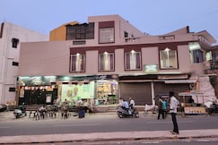 Shri Dwarkadhish Paying Guest, Mathura