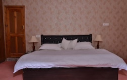 Deluxe Double-sharing Room