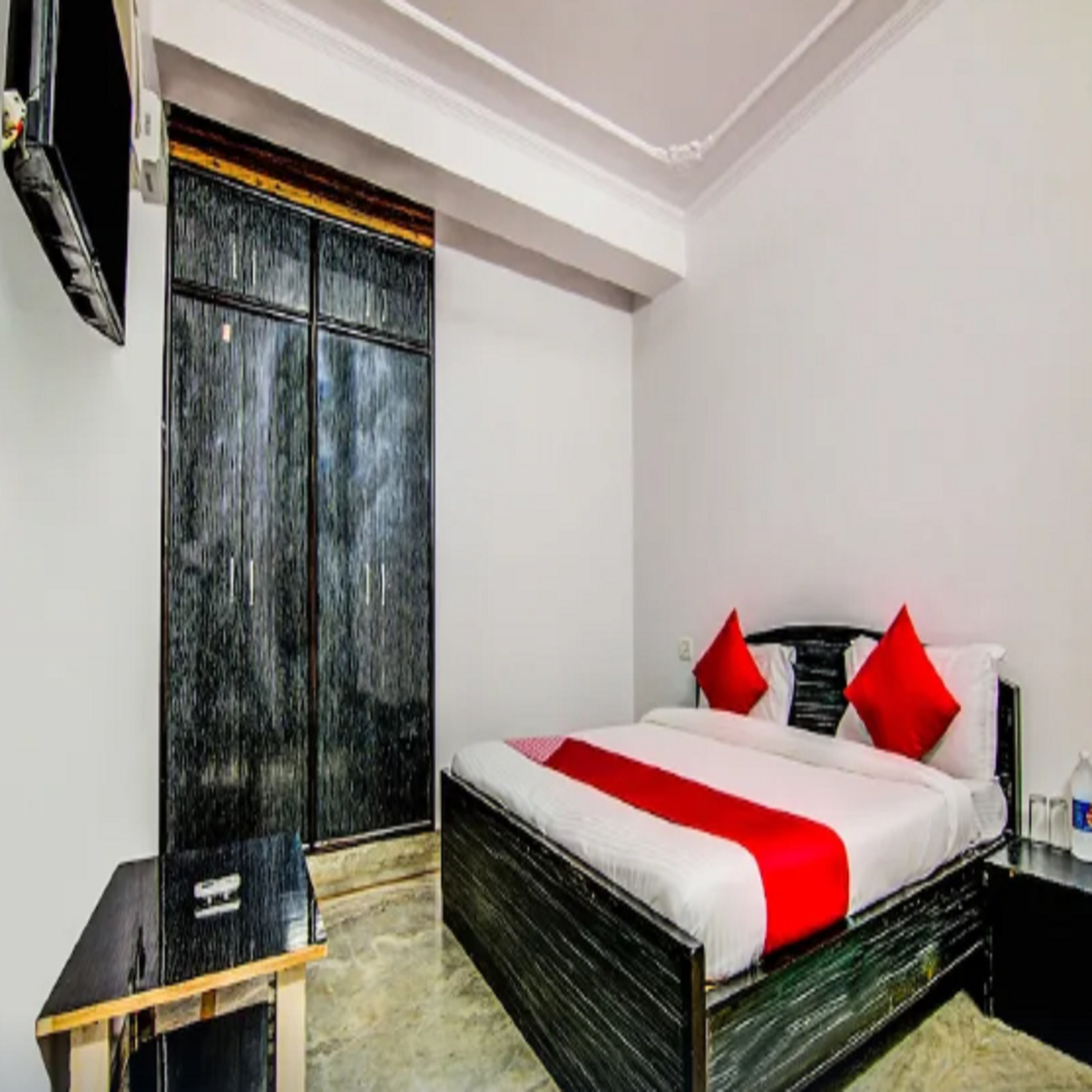 Hotel Govindi palace - Tap to explore photos