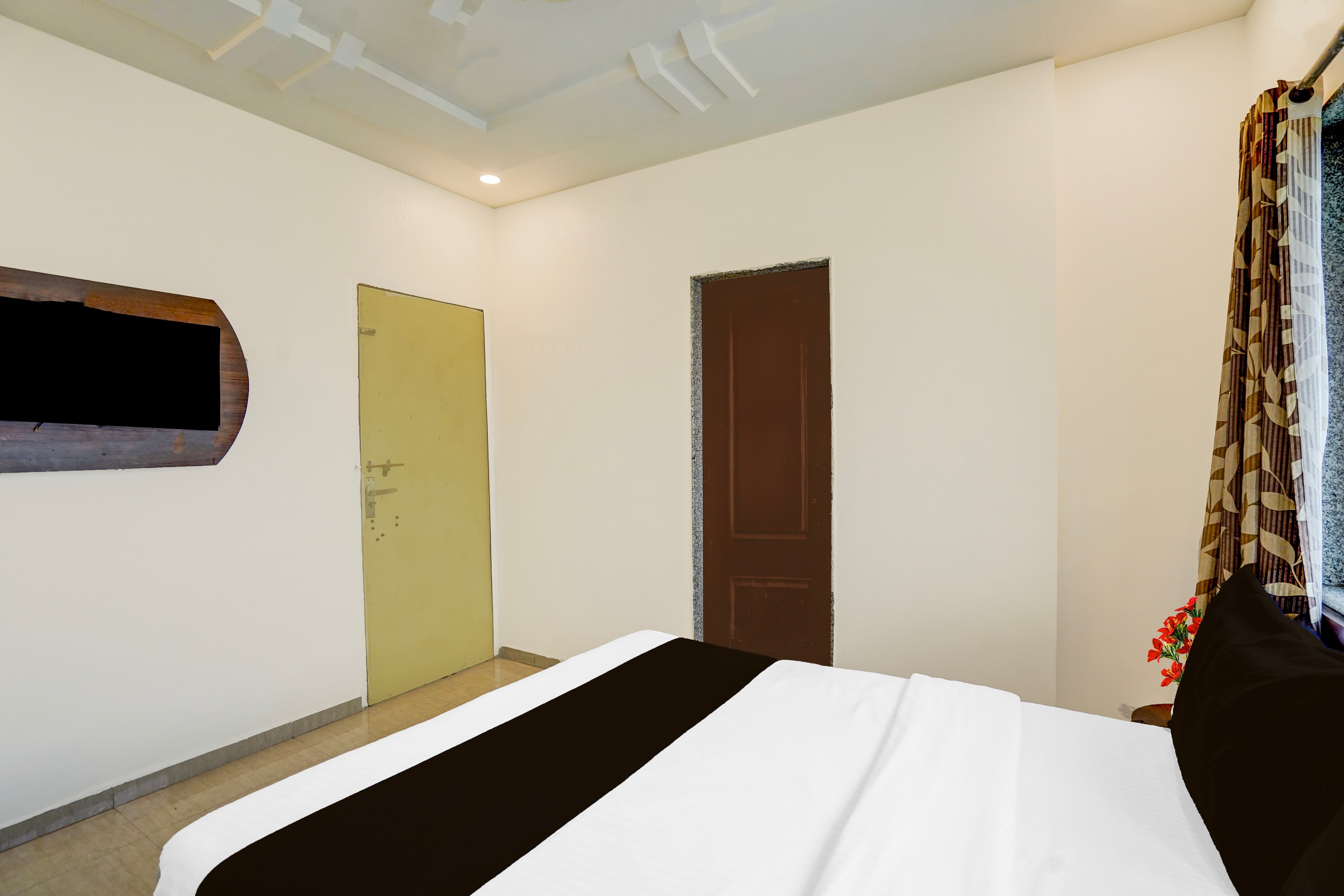Hotel O Shirdi Sai Baba Temple Formerly Sai Viranjan - Tap to explore photos
