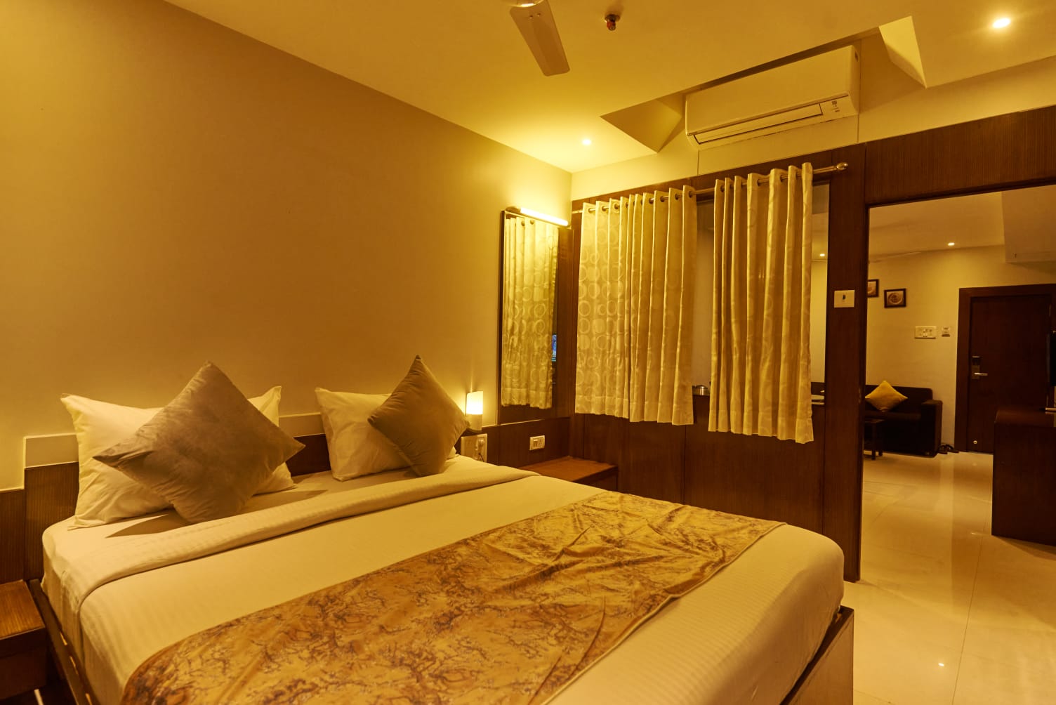 G Square AC Suite Room 1