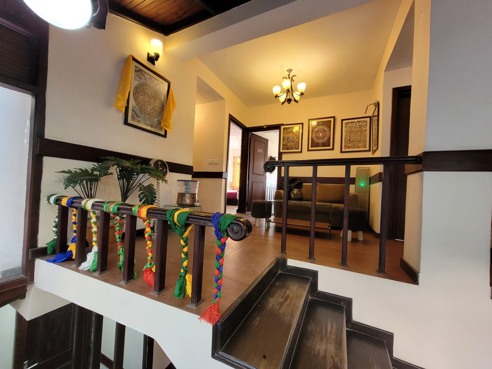 Little Inn (Tibet Road Mg Marg) - Tap to explore photos