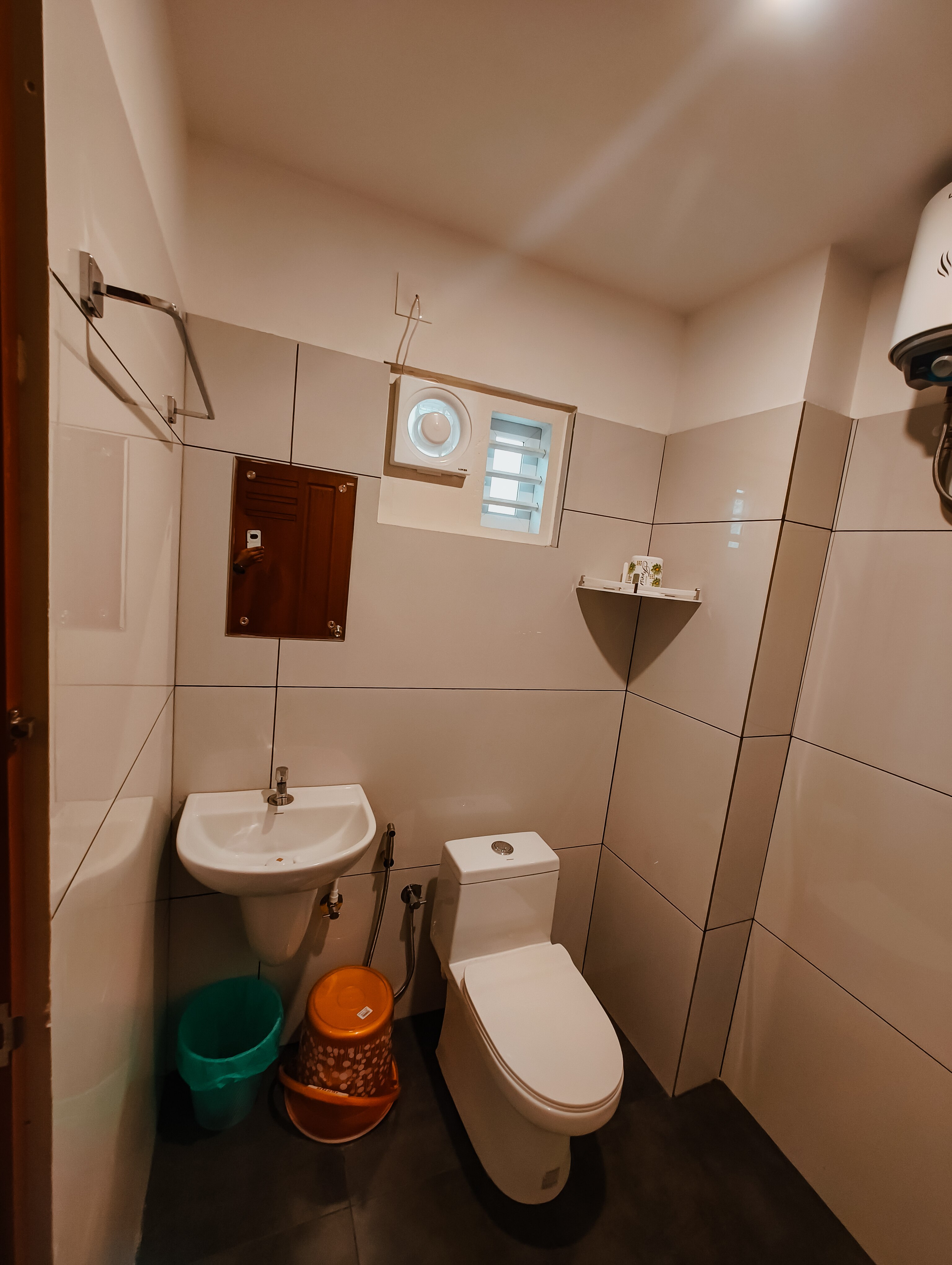 Neom Inn Rooms - Tap to explore photos