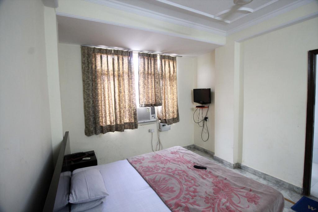 Dhawan Guest House - Tap to explore photos