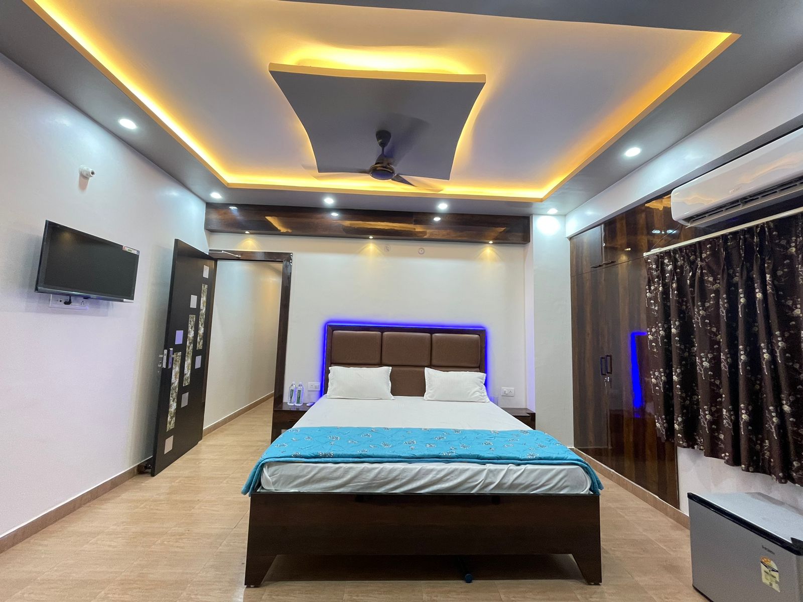 Surya Niwesh Home Stay - Tap to explore photos