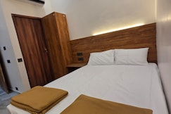 Hotel Ponrayar, Vellore