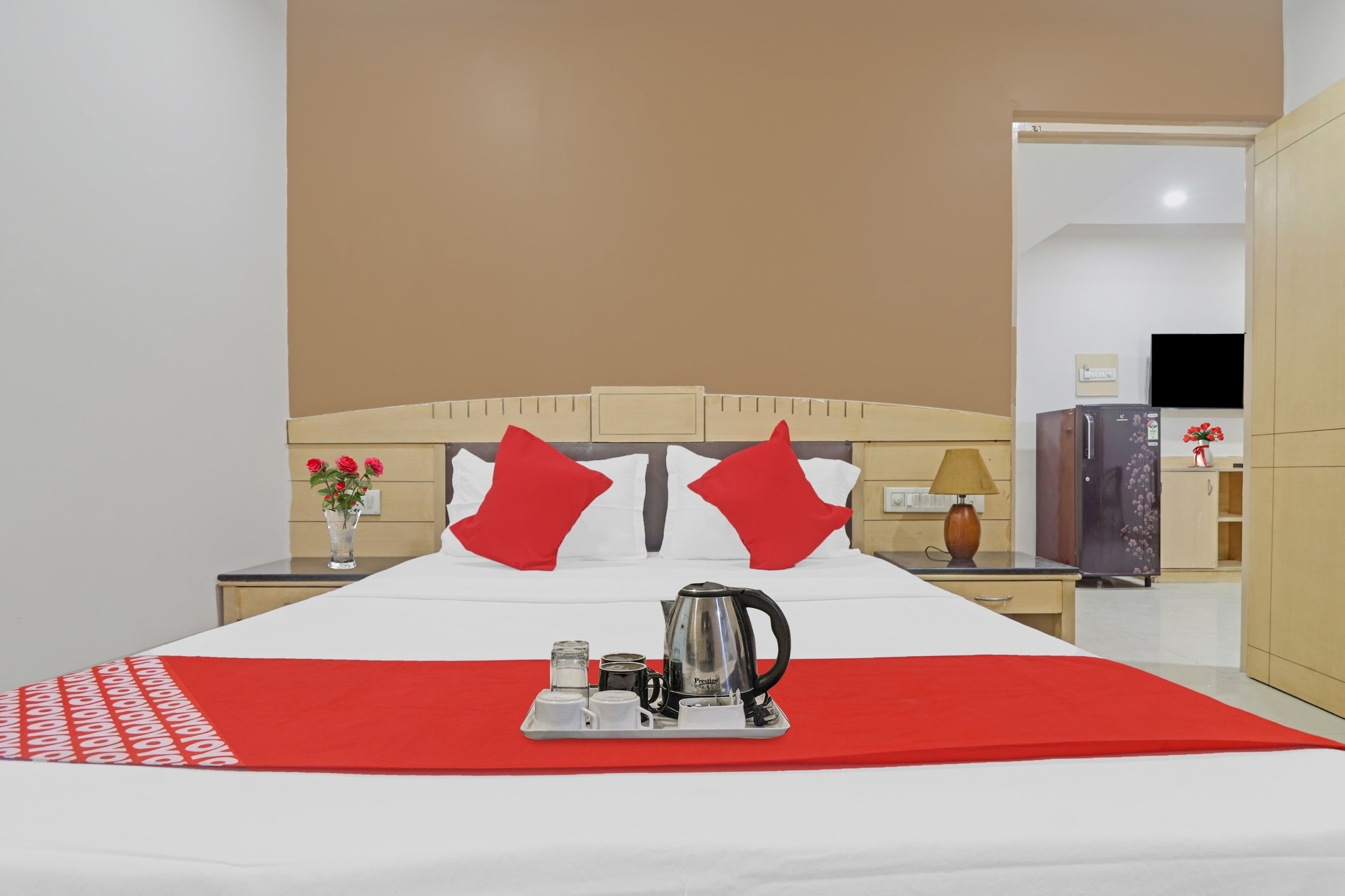 Hotel O Padmini Near Lakdikapool Metro Station - Tap to explore photos