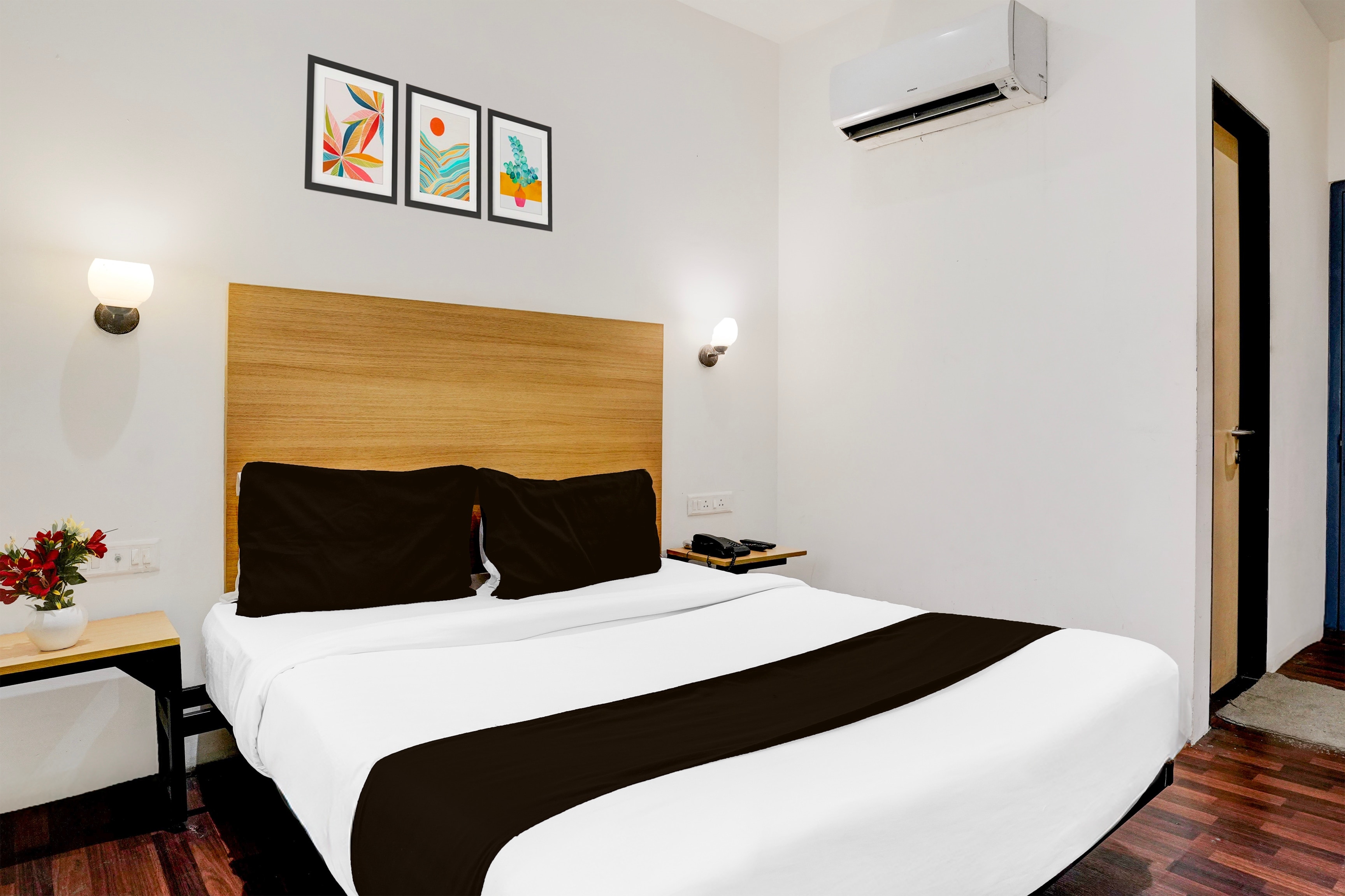 Super Townhouse PBG Mall Vashi - Tap to explore photos
