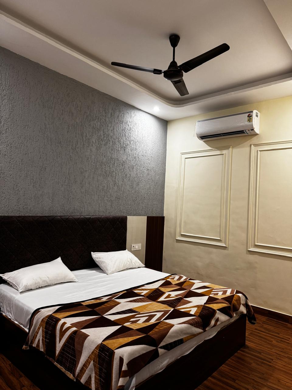 Hotel Paris Bathinda - Tap to explore photos