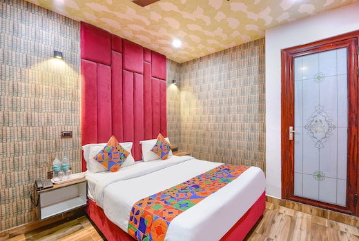 FabHotel Jeet Stays - Near Dilshad Garden Metro Station